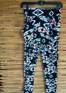 Fashion Diva M Aztec Black White Pockets Leggings Pants